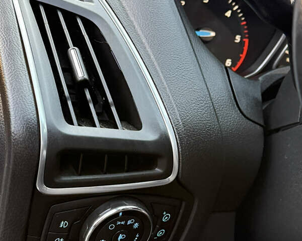 Серый Форд Фокус, объемом двигателя 1.6 л и пробегом 228 тыс. км за 7850 $, фото 39 на Automoto.ua