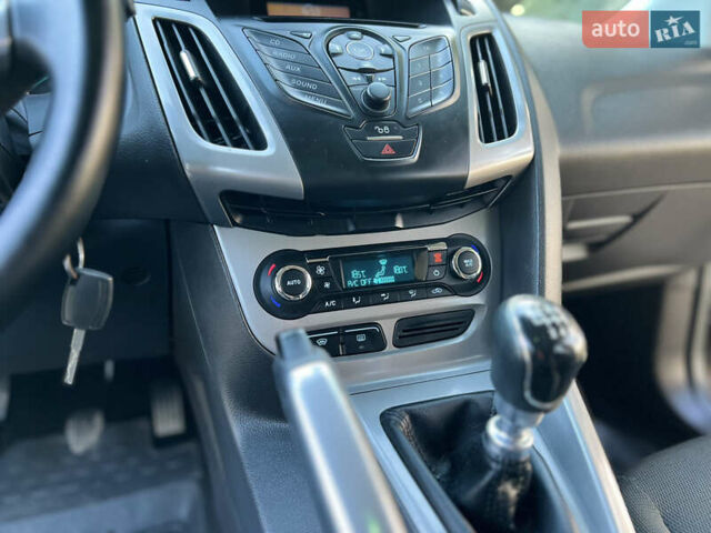 Серый Форд Фокус, объемом двигателя 1.6 л и пробегом 236 тыс. км за 6800 $, фото 45 на Automoto.ua