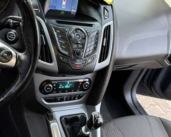 Серый Форд Фокус, объемом двигателя 1.6 л и пробегом 228 тыс. км за 7850 $, фото 9 на Automoto.ua