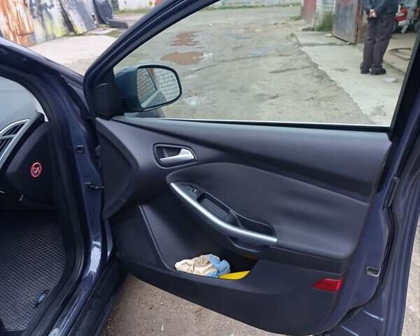 Сірий Форд Фокус, об'ємом двигуна 1.6 л та пробігом 280 тис. км за 9000 $, фото 9 на Automoto.ua