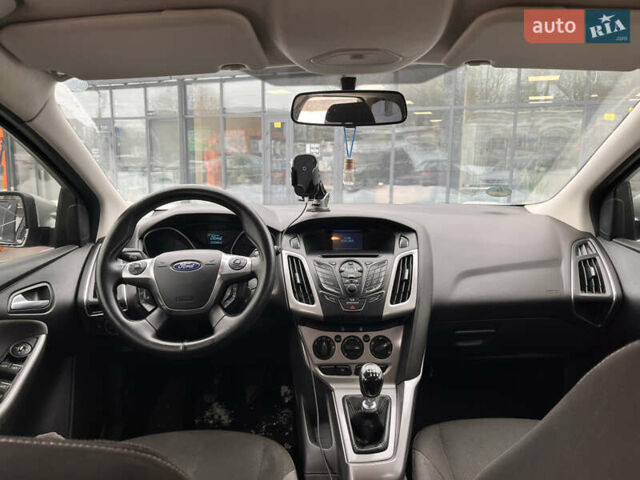 Сірий Форд Фокус, об'ємом двигуна 1.56 л та пробігом 223 тис. км за 6499 $, фото 5 на Automoto.ua