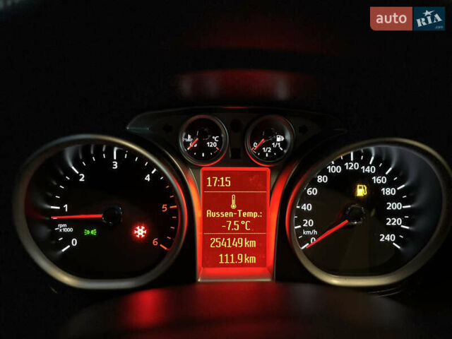 Серый Форд Фокус, объемом двигателя 1.6 л и пробегом 254 тыс. км за 6600 $, фото 24 на Automoto.ua