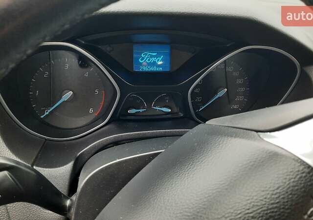 Серый Форд Фокус, объемом двигателя 2 л и пробегом 296 тыс. км за 7500 $, фото 2 на Automoto.ua
