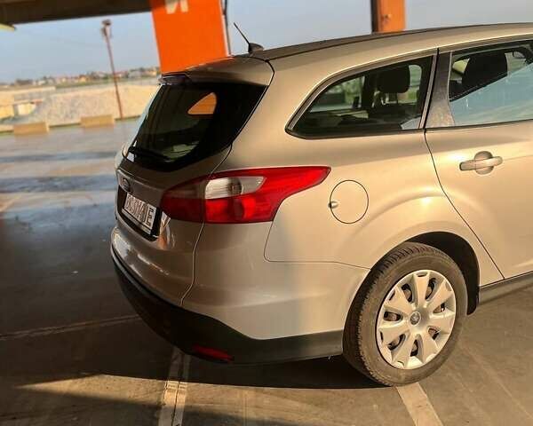 Сірий Форд Фокус, об'ємом двигуна 1.56 л та пробігом 213 тис. км за 7200 $, фото 6 на Automoto.ua