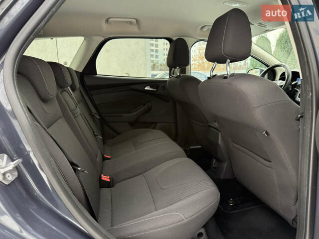 Сірий Форд Фокус, об'ємом двигуна 1.6 л та пробігом 228 тис. км за 6600 $, фото 23 на Automoto.ua