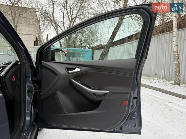 Сірий Форд Фокус, об'ємом двигуна 1.6 л та пробігом 228 тис. км за 6600 $, фото 30 на Automoto.ua