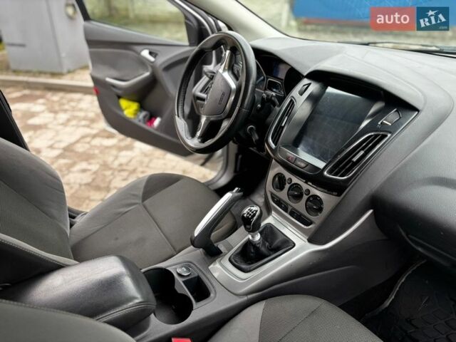 Серый Форд Фокус, объемом двигателя 1.56 л и пробегом 277 тыс. км за 5600 $, фото 20 на Automoto.ua