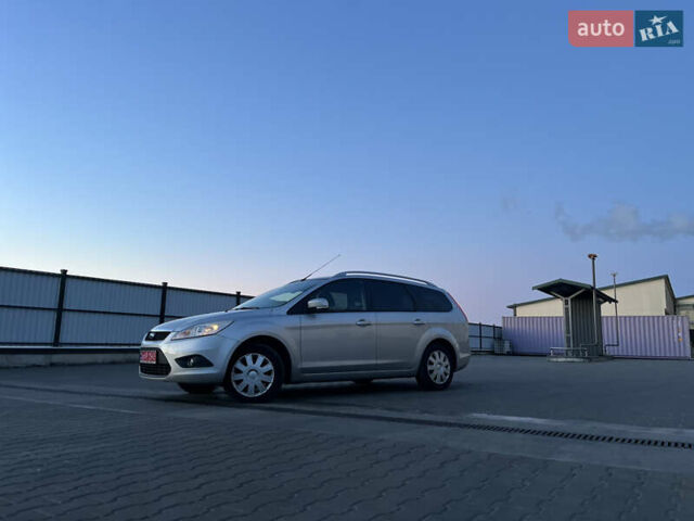 Серый Форд Фокус, объемом двигателя 1.6 л и пробегом 254 тыс. км за 6600 $, фото 7 на Automoto.ua