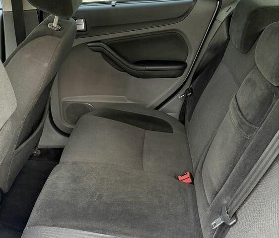 Сірий Форд Фокус, об'ємом двигуна 1.6 л та пробігом 220 тис. км за 6499 $, фото 10 на Automoto.ua