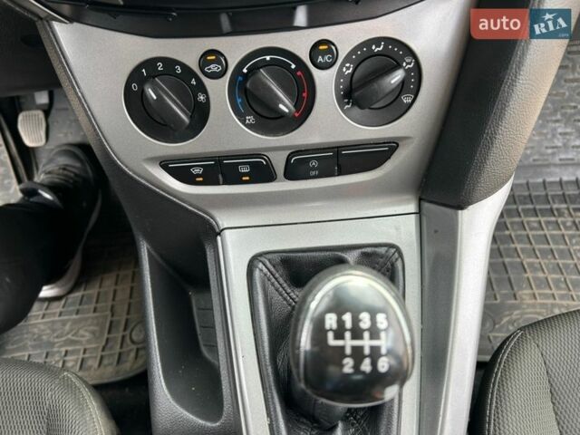 Сірий Форд Фокус, об'ємом двигуна 1.6 л та пробігом 327 тис. км за 5894 $, фото 7 на Automoto.ua
