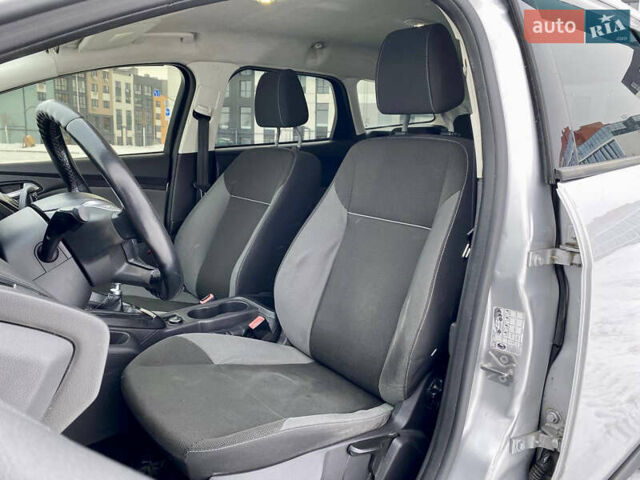 Серый Форд Фокус, объемом двигателя 1.6 л и пробегом 267 тыс. км за 5899 $, фото 15 на Automoto.ua