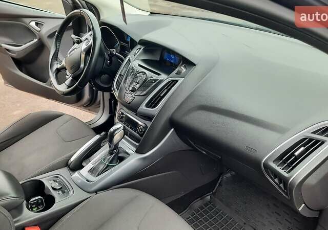 Серый Форд Фокус, объемом двигателя 2 л и пробегом 296 тыс. км за 7500 $, фото 15 на Automoto.ua