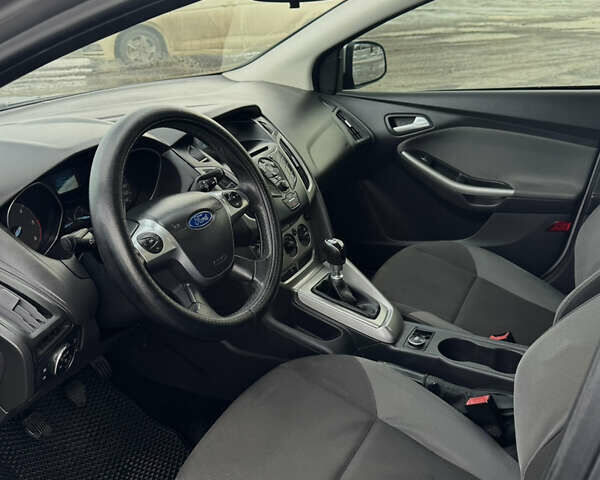 Сірий Форд Фокус, об'ємом двигуна 1.6 л та пробігом 313 тис. км за 6700 $, фото 4 на Automoto.ua