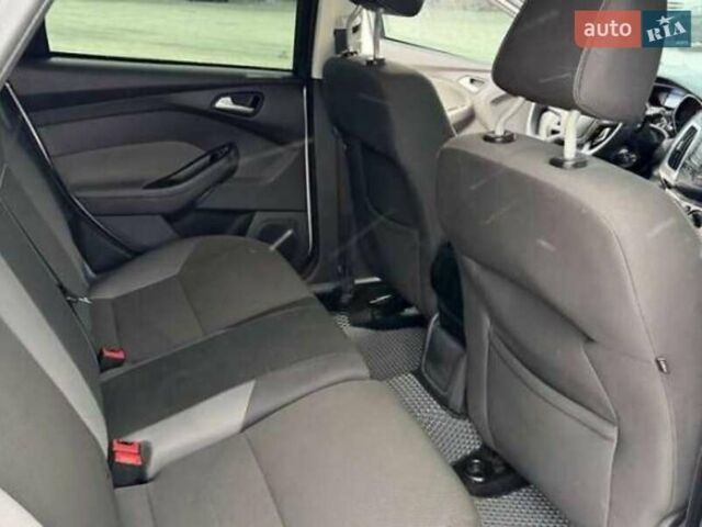 Серый Форд Фокус, объемом двигателя 1.6 л и пробегом 280 тыс. км за 7099 $, фото 9 на Automoto.ua
