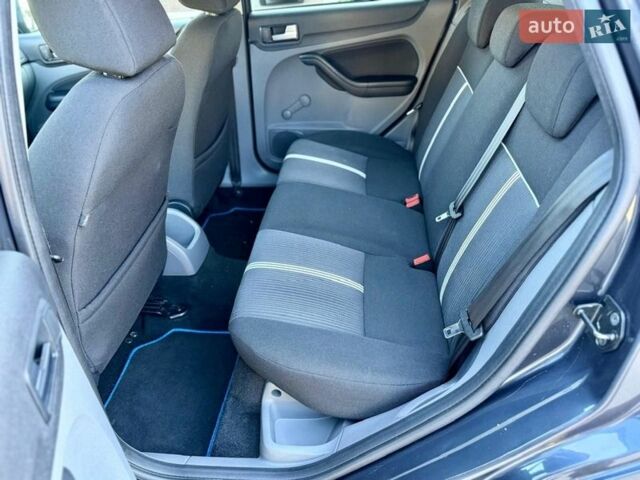 Серый Форд Фокус, объемом двигателя 1.6 л и пробегом 235 тыс. км за 6599 $, фото 23 на Automoto.ua