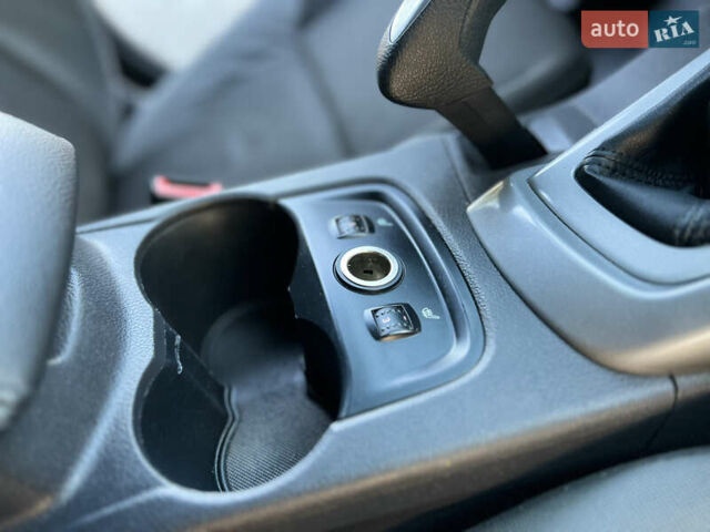 Серый Форд Фокус, объемом двигателя 1.6 л и пробегом 236 тыс. км за 6800 $, фото 34 на Automoto.ua