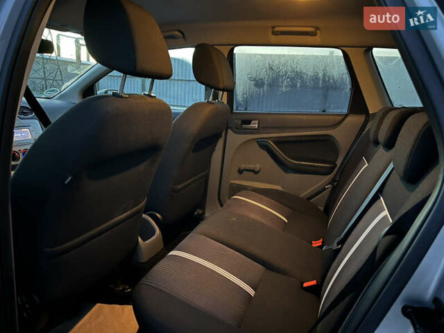 Серый Форд Фокус, объемом двигателя 1.6 л и пробегом 254 тыс. км за 6600 $, фото 17 на Automoto.ua