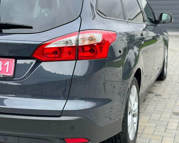 Серый Форд Фокус, объемом двигателя 1.6 л и пробегом 224 тыс. км за 7700 $, фото 7 на Automoto.ua