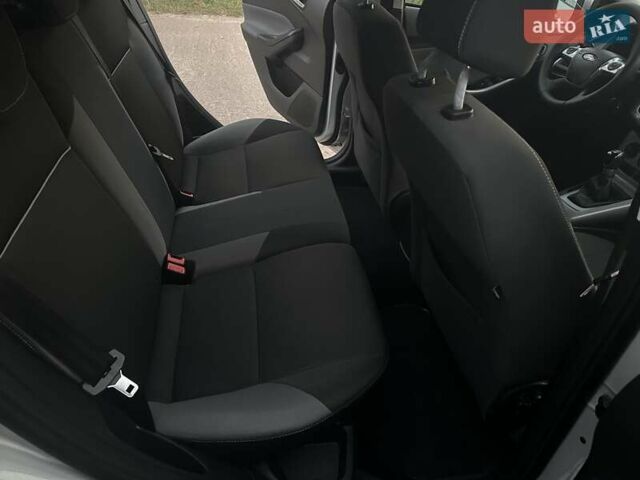 Серый Форд Фокус, объемом двигателя 1.6 л и пробегом 191 тыс. км за 7600 $, фото 21 на Automoto.ua