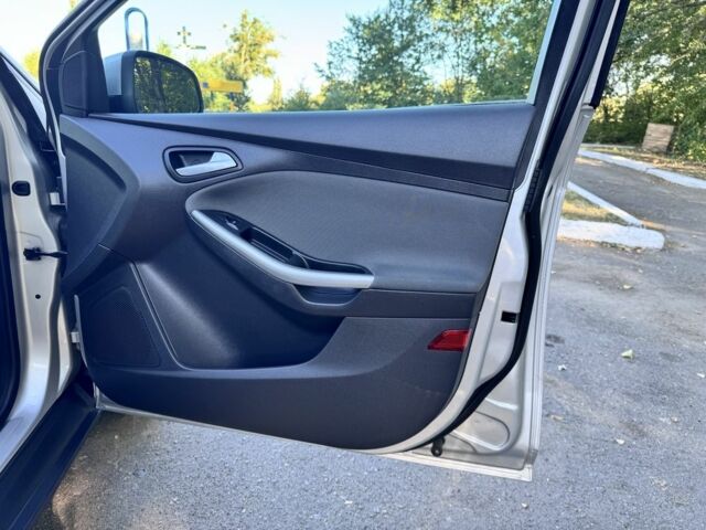 Серый Форд Фокус, объемом двигателя 1.6 л и пробегом 181 тыс. км за 7799 $, фото 7 на Automoto.ua