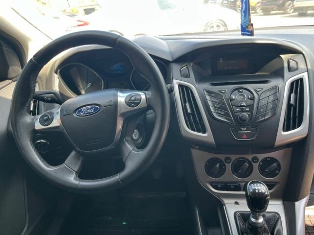 Серый Форд Фокус, объемом двигателя 1.6 л и пробегом 192 тыс. км за 6500 $, фото 9 на Automoto.ua