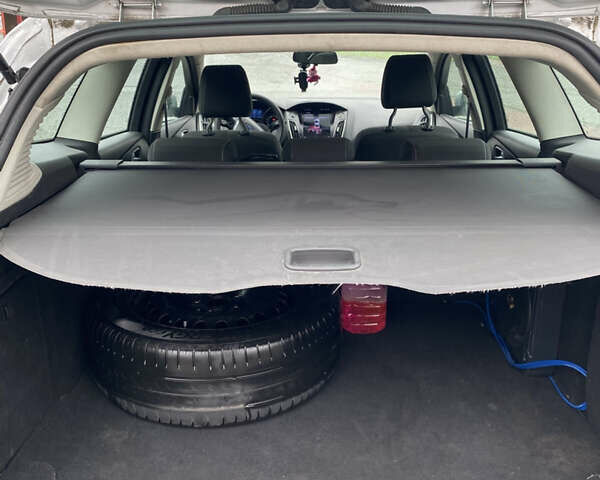 Серый Форд Фокус, объемом двигателя 2.01 л и пробегом 269 тыс. км за 6500 $, фото 9 на Automoto.ua