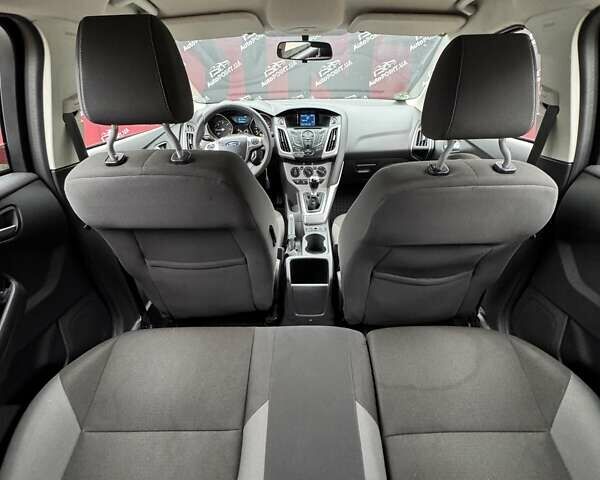 Серый Форд Фокус, объемом двигателя 1.56 л и пробегом 277 тыс. км за 5650 $, фото 12 на Automoto.ua