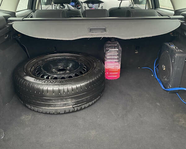 Серый Форд Фокус, объемом двигателя 2.01 л и пробегом 269 тыс. км за 6500 $, фото 10 на Automoto.ua