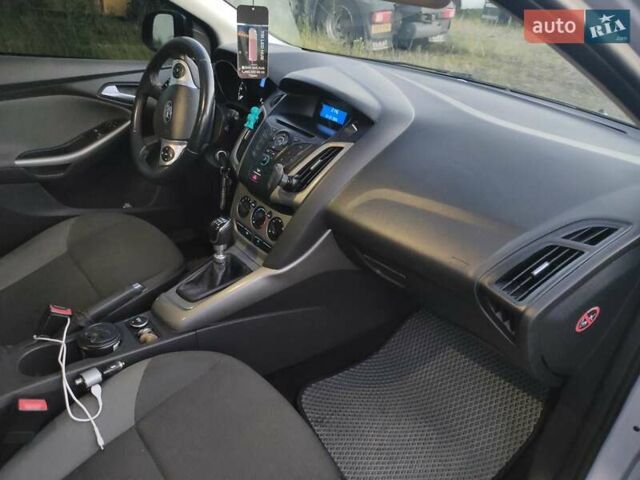 Серый Форд Фокус, объемом двигателя 1.56 л и пробегом 249 тыс. км за 7800 $, фото 8 на Automoto.ua