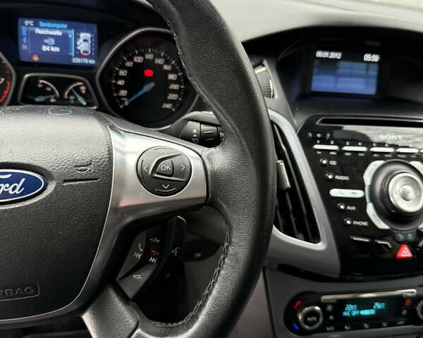 Сірий Форд Фокус, об'ємом двигуна 1.6 л та пробігом 228 тис. км за 6600 $, фото 35 на Automoto.ua