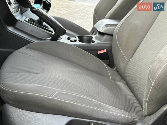 Серый Форд Фокус, объемом двигателя 1.6 л и пробегом 228 тыс. км за 7850 $, фото 10 на Automoto.ua