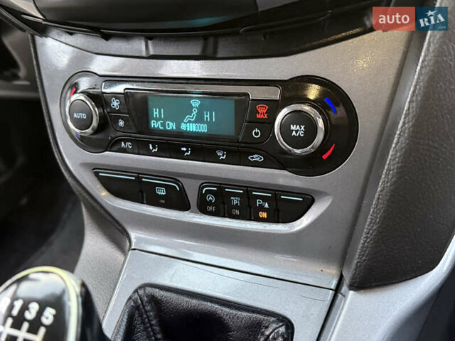 Серый Форд Фокус, объемом двигателя 1.6 л и пробегом 228 тыс. км за 7850 $, фото 22 на Automoto.ua