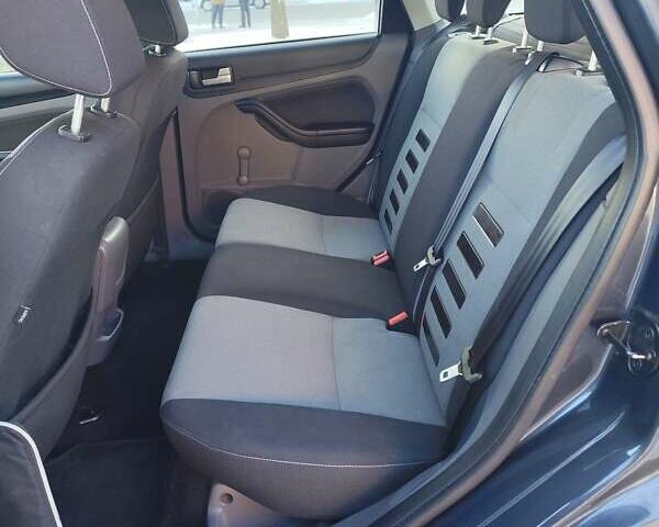 Сірий Форд Фокус, об'ємом двигуна 1.6 л та пробігом 246 тис. км за 6000 $, фото 32 на Automoto.ua