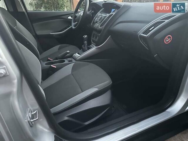 Серый Форд Фокус, объемом двигателя 1.6 л и пробегом 191 тыс. км за 7600 $, фото 15 на Automoto.ua