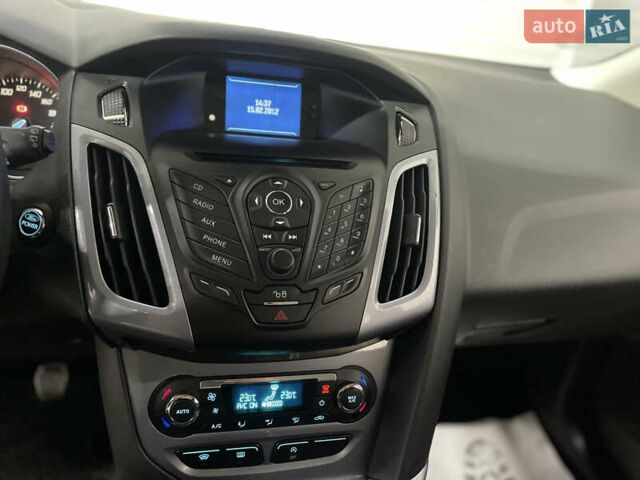 Серый Форд Фокус, объемом двигателя 1.6 л и пробегом 248 тыс. км за 7999 $, фото 29 на Automoto.ua