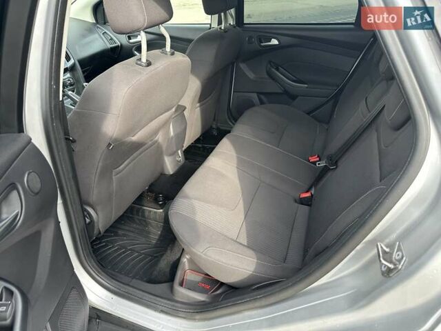 Серый Форд Фокус, объемом двигателя 1.6 л и пробегом 194 тыс. км за 8250 $, фото 28 на Automoto.ua