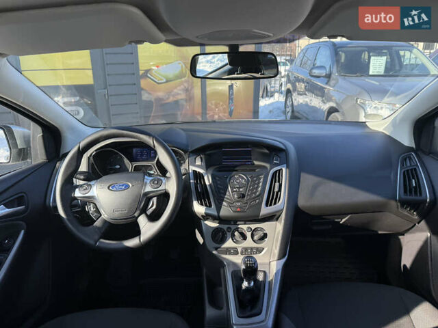 Серый Форд Фокус, объемом двигателя 1.56 л и пробегом 241 тыс. км за 7500 $, фото 26 на Automoto.ua