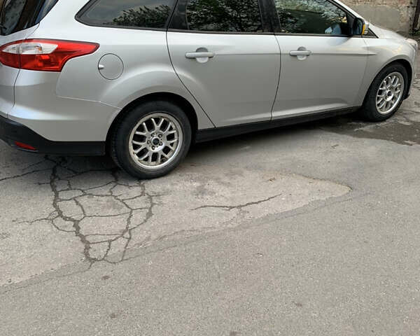 Серый Форд Фокус, объемом двигателя 1.56 л и пробегом 270 тыс. км за 7500 $, фото 9 на Automoto.ua