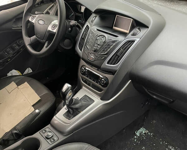 Сірий Форд Фокус, об'ємом двигуна 1.6 л та пробігом 190 тис. км за 3500 $, фото 4 на Automoto.ua