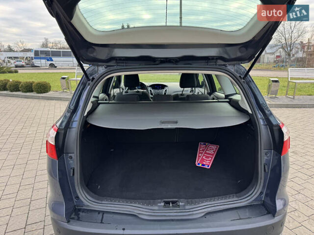 Серый Форд Фокус, объемом двигателя 1.6 л и пробегом 190 тыс. км за 8700 $, фото 60 на Automoto.ua