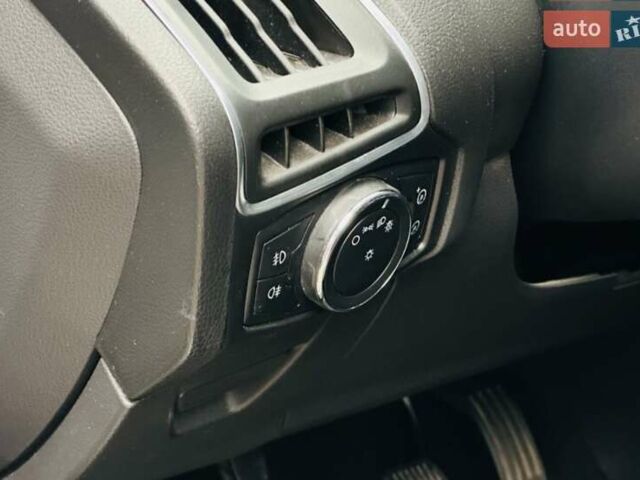 Сірий Форд Фокус, об'ємом двигуна 1.6 л та пробігом 235 тис. км за 8200 $, фото 17 на Automoto.ua