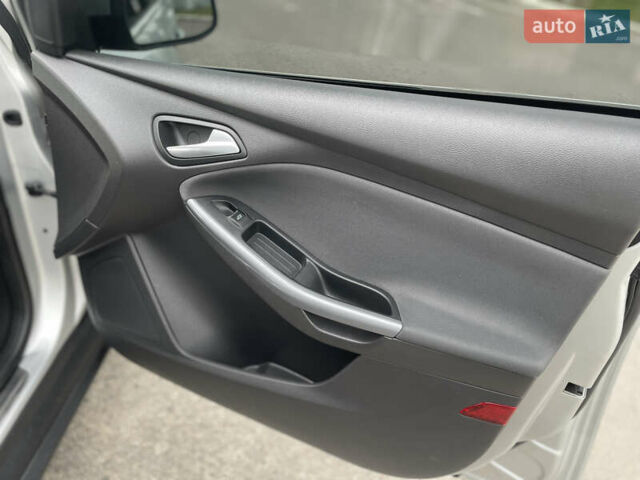 Сірий Форд Фокус, об'ємом двигуна 1.6 л та пробігом 204 тис. км за 8200 $, фото 16 на Automoto.ua