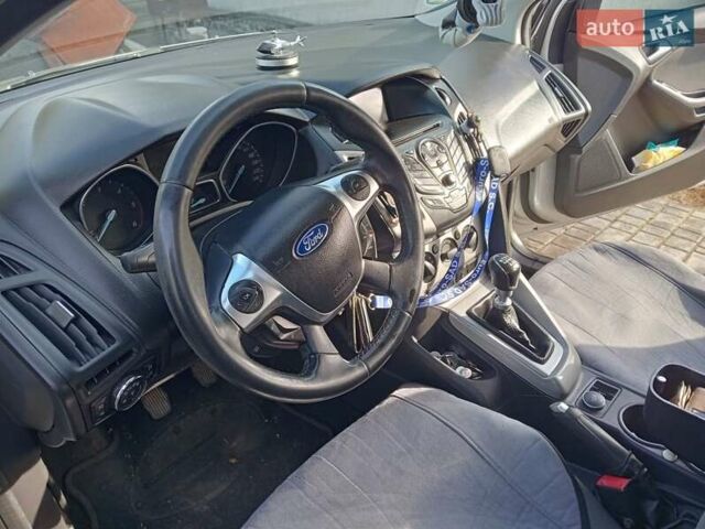 Серый Форд Фокус, объемом двигателя 1.56 л и пробегом 280 тыс. км за 6700 $, фото 7 на Automoto.ua