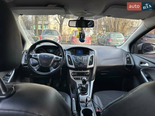 Серый Форд Фокус, объемом двигателя 1.6 л и пробегом 306 тыс. км за 7100 $, фото 7 на Automoto.ua