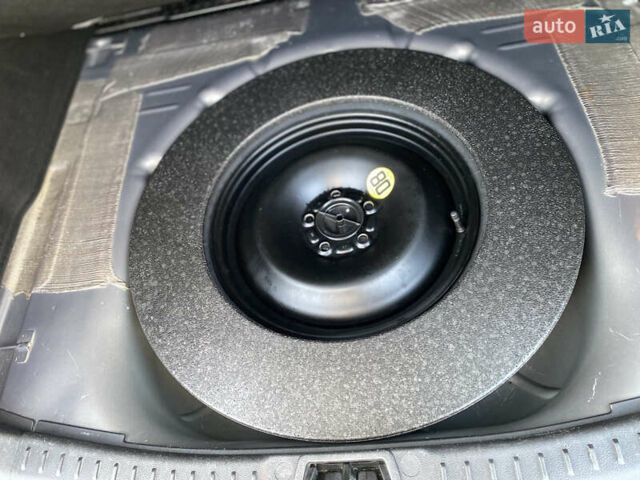 Серый Форд Фокус, объемом двигателя 1.6 л и пробегом 260 тыс. км за 8300 $, фото 46 на Automoto.ua