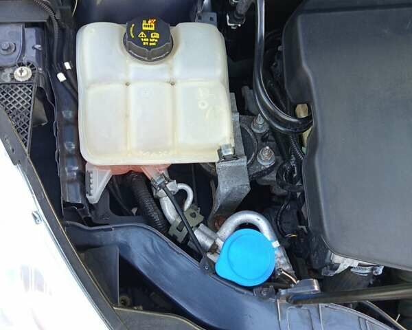 Серый Форд Фокус, объемом двигателя 1.56 л и пробегом 240 тыс. км за 7500 $, фото 51 на Automoto.ua