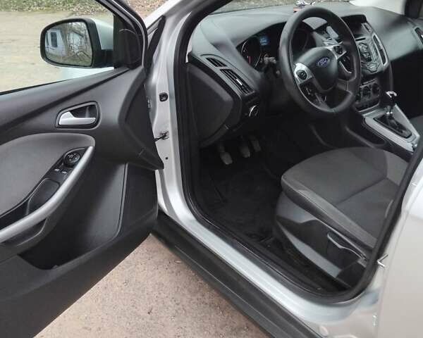 Сірий Форд Фокус, об'ємом двигуна 1.6 л та пробігом 273 тис. км за 7300 $, фото 2 на Automoto.ua