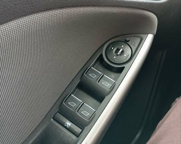 Форд Фокус 2012 в Луцке на Automoto.ua Серый Форд Фокус, объемом двигателя 1.6 л и пробегом 205 тыс. км за 8950 $, фото 34 на Automoto.ua