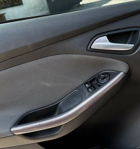 Серый Форд Фокус, объемом двигателя 1.6 л и пробегом 202 тыс. км за 8100 $, фото 16 на Automoto.ua