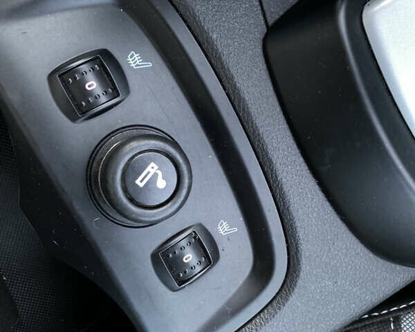 Серый Форд Фокус, объемом двигателя 1.6 л и пробегом 260 тыс. км за 8300 $, фото 25 на Automoto.ua